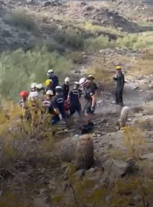 Ello, después de un viaje de media milla por el sendero natural de Piestewa Peak Mountain.
