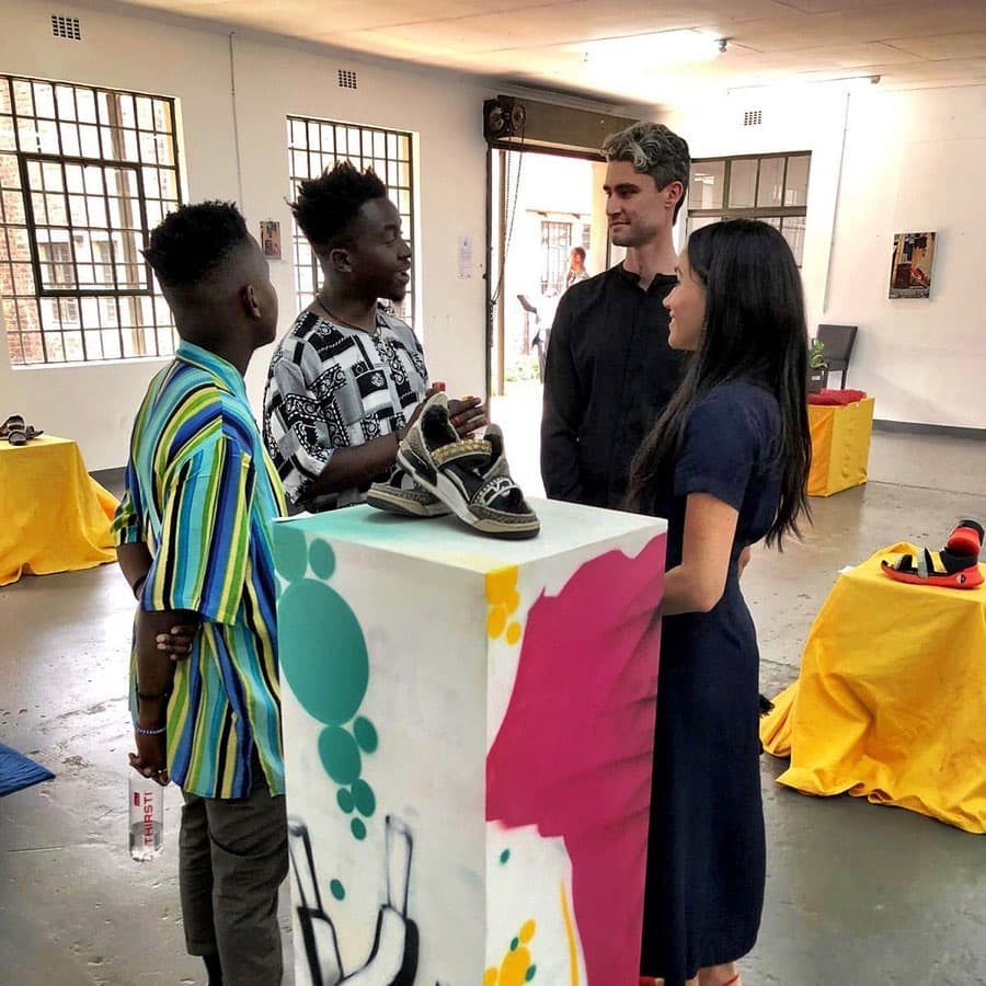 En la visita de Meghan, el codirector de Maker’s Valley Partnership, Simon Sizwe, recibió una beca completa para asistir al Young African Leaders, un programa que fue iniciado por el presidente Barack Obama.