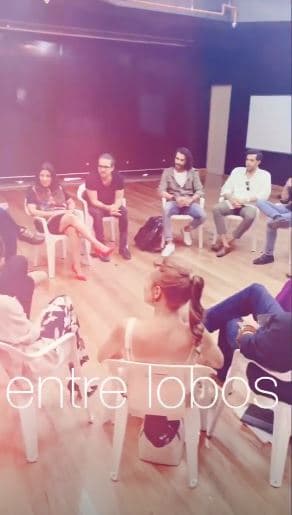 Entre los presentes destacan otros actores como Osvaldo de León, Nailea Norvind, Azela Robinson y Carlos Aragón.