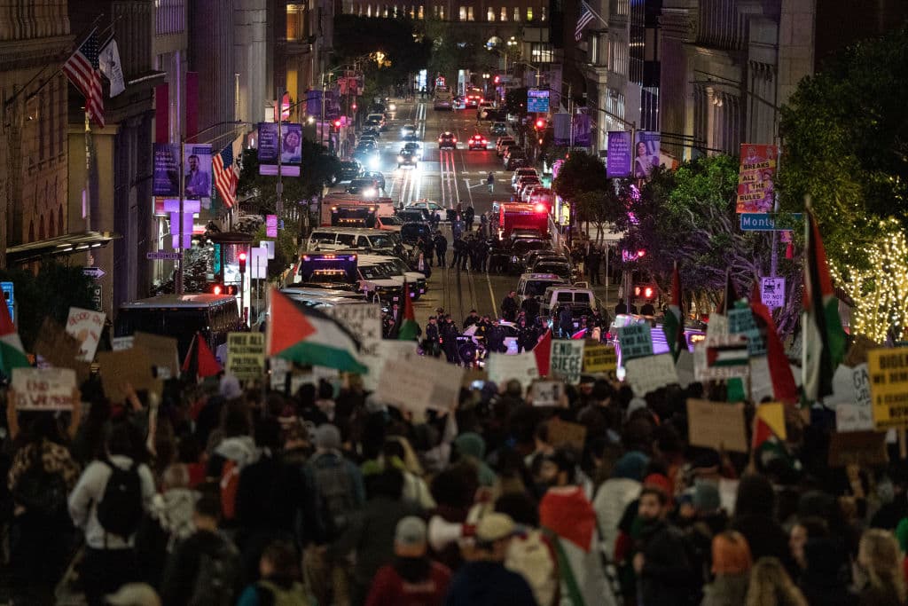 Militantes palestinos tomaron alrededor de 240 rehenes de Israel en Gaza.