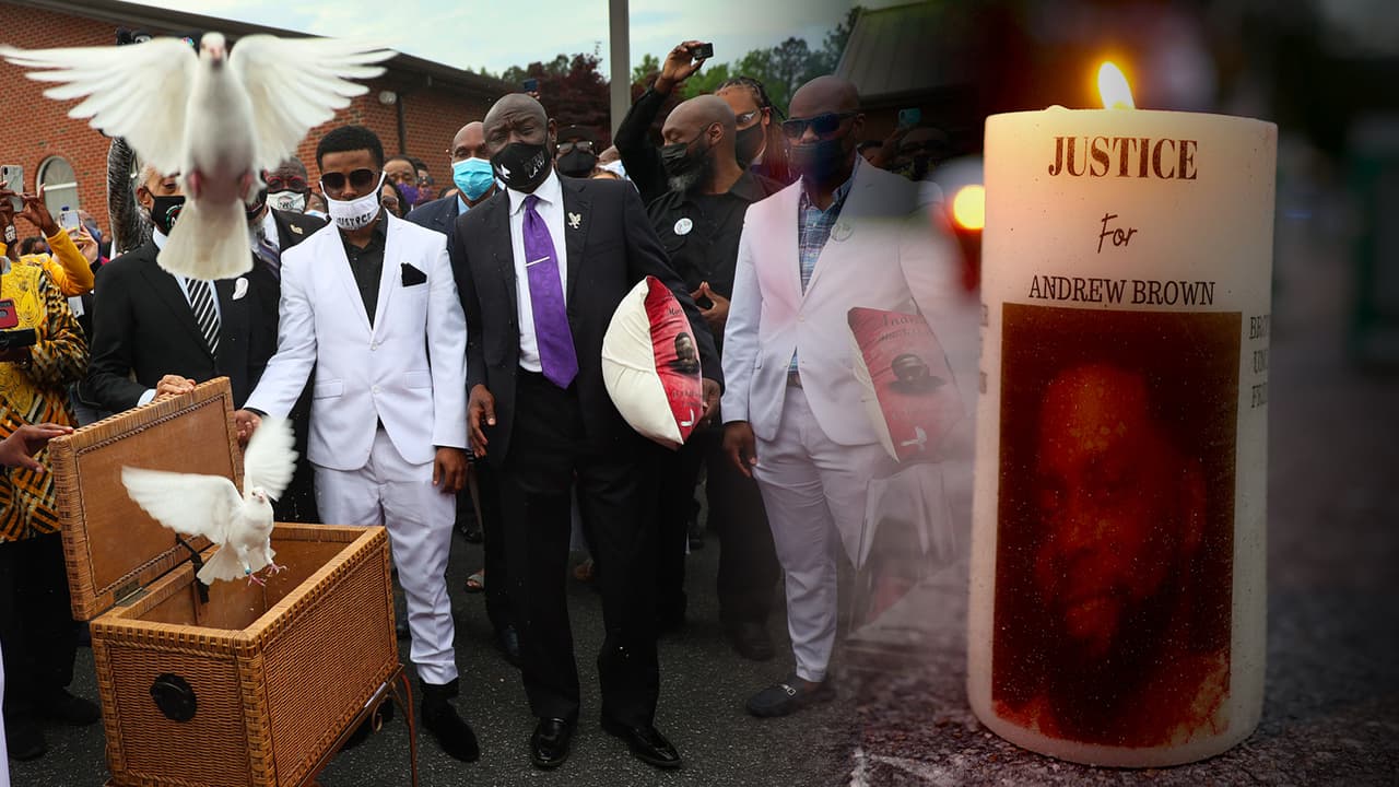 Con un fuerte llamado a la transparencia y a la publicación de las imágenes de las cámaras corporales de los agentes involucrados, este lunes familiares, amigos y miembros de la comunidad de Elizabeth City se reunieron para darle el último adiós a Andrew Brown Jr.