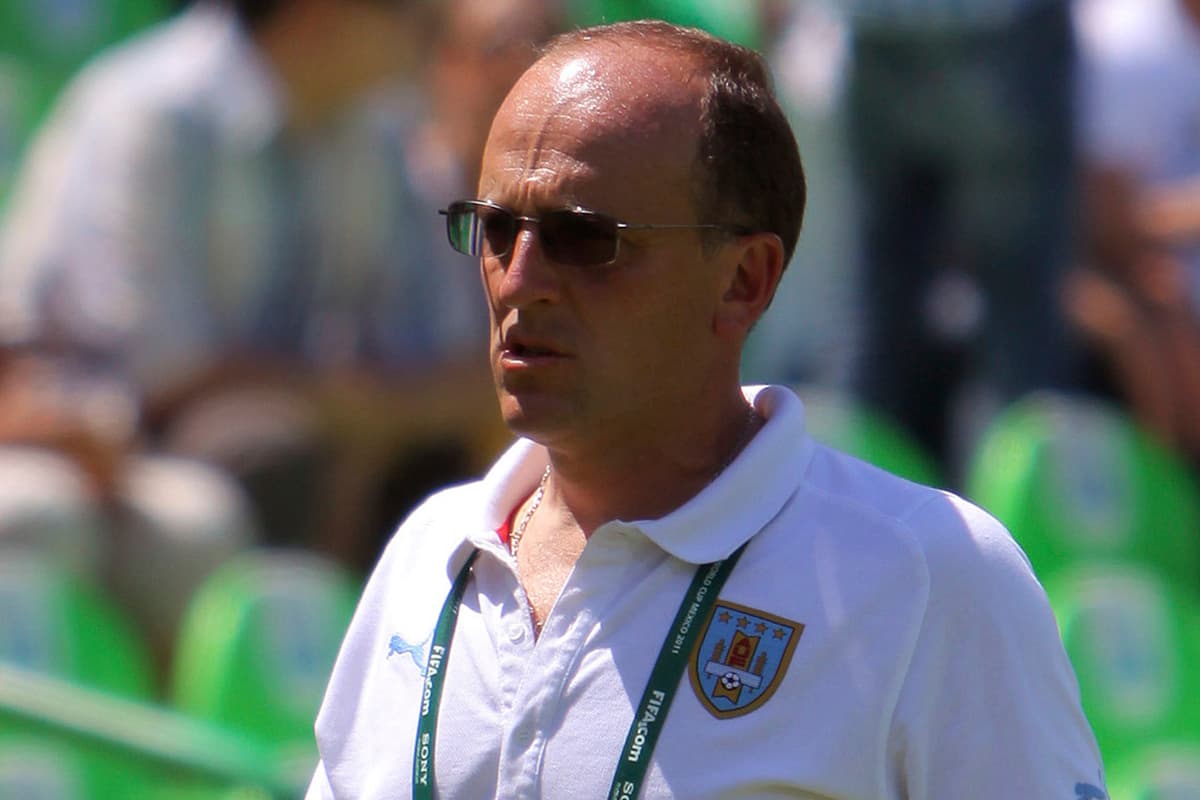 El técnico de la selección uruguaya Sub 20, Fabián Coito, dirigirá de forma interina, ya que Óscar Washington Tabárez aún no ha firmado la renovación de su contrato.