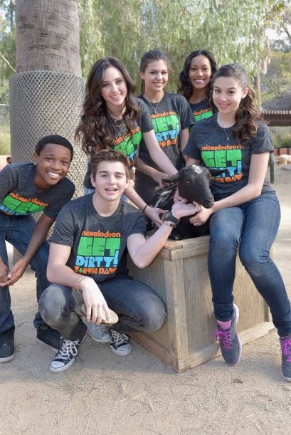 Famosos, voluntarios y hasta las Tortugas Ninja se divirtieron a lo máximo durante la fiesta rural "Get Dirty" en el Zoológico de Los Ángeles. El evento les permitió a los participantes un día repleto de actividades junto a los animalitos. Asimismo, la diversión tuvo un enfoque en la conservación del medio ambiente.