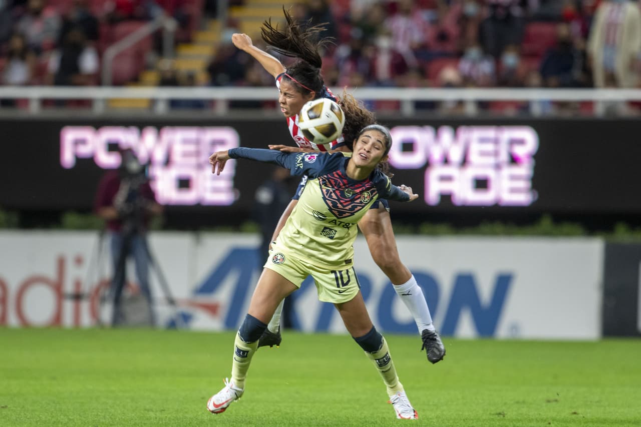 Chivas necesitaba ganar para avanar a las Semifinales, pero no pudo generar opciones claras en el marco del América.