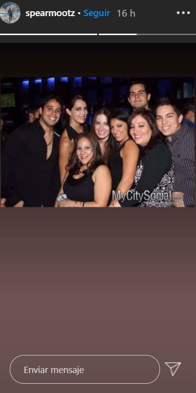 Uno de ellos fue su 
<b>hermano Ricardo Spear Mootz</b>, la recordó con una foto grupal.
<br>