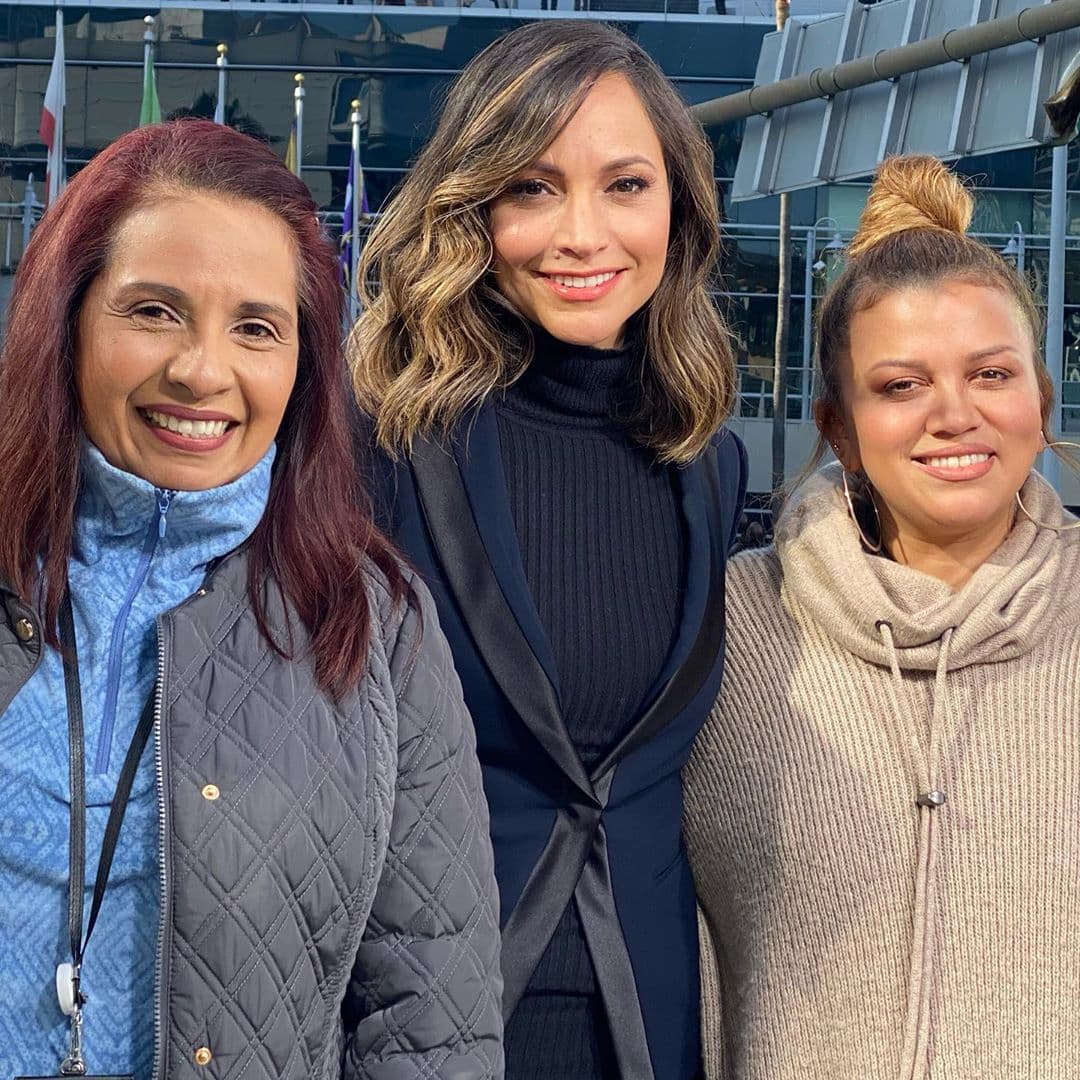 Satcha manifestó su orgullo y alegría por poder asistir a un homenaje de tal envergadura.
