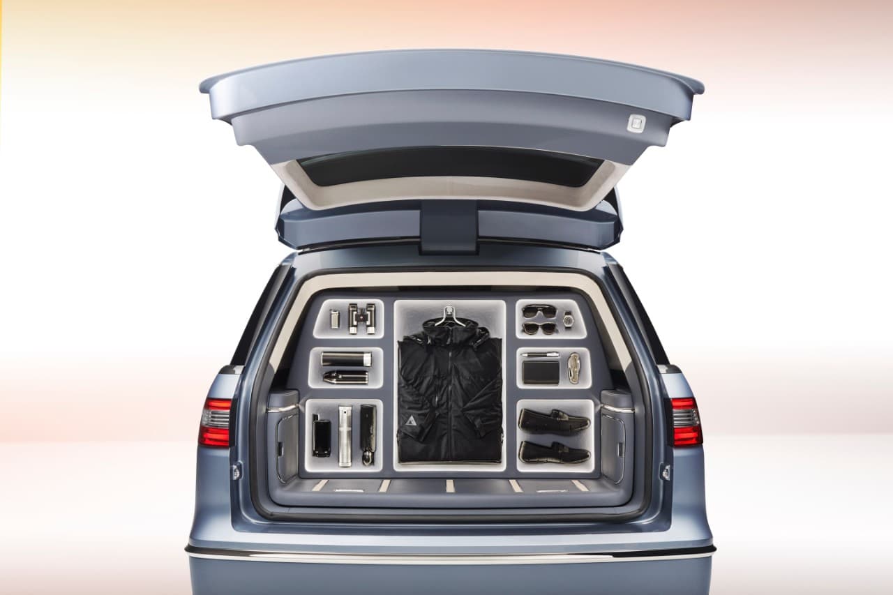 La Lincoln Navigator Concept cuenta con un sistema de gerencia de guardarropa