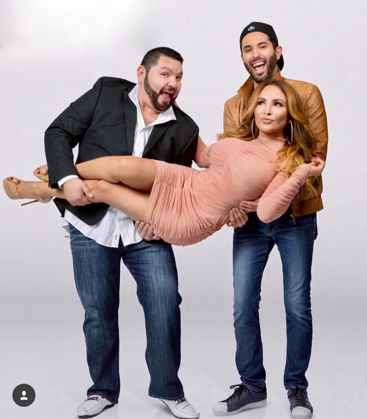 El Tambochi y El Compa Ivan pueden con La Bronca.