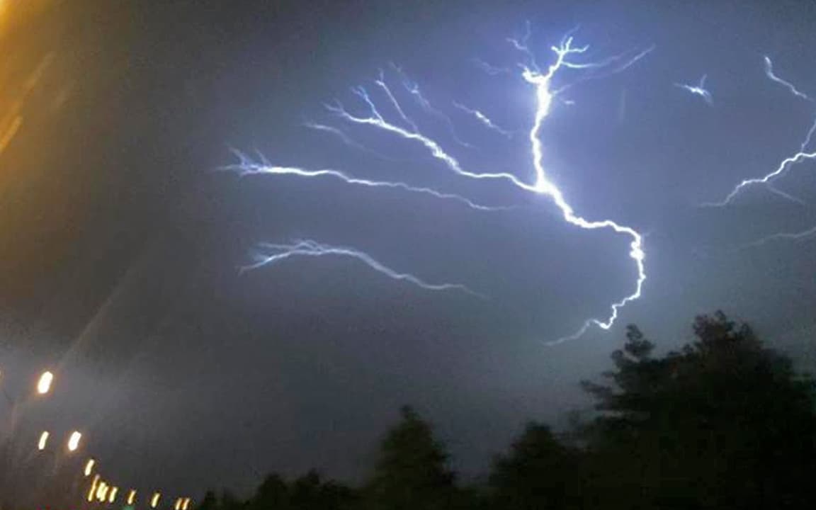 Retrato de una tormenta eléctrica: imágenes captadas por residentes de Houston. Cortesía de Angelita Chávez.