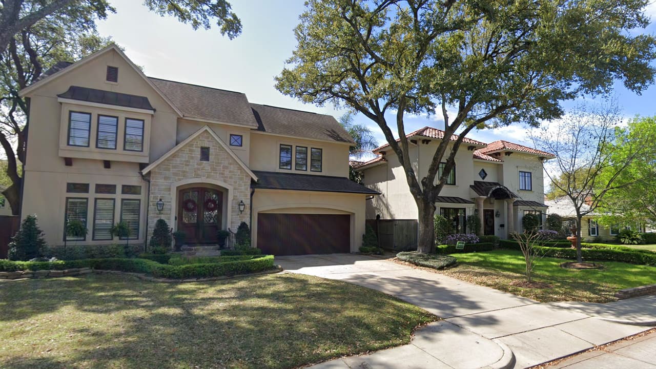 <b>Puesto 1: Bellaire, Texas.</b>
<br>
<br>El primer lugar para el área con las casas más caras en Houston es Bellaire, según Stacker. Aquí una vivienda puedes rozar el millón de dólares. El promedio es de $999,964.