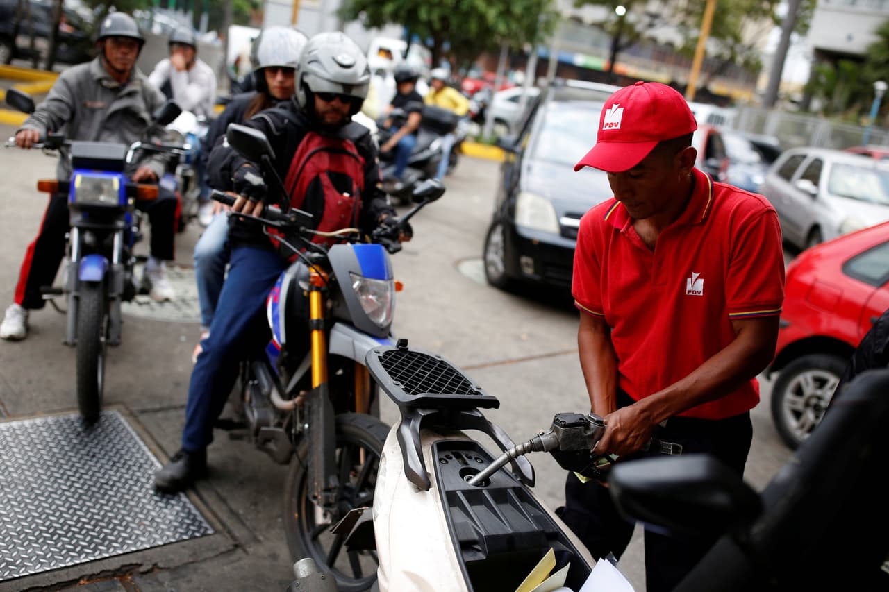 El problema de escasez de combustible también afecta la capital venezolana