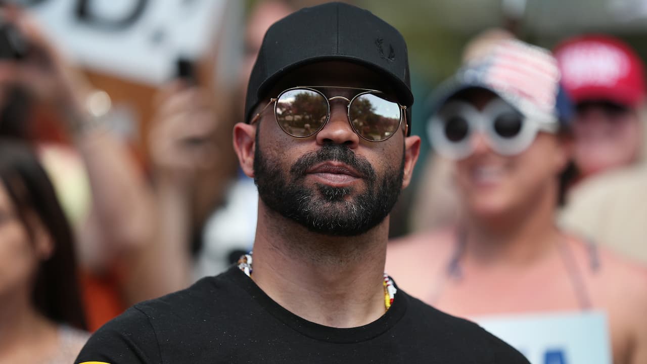 De condenado a 22 años de prisión a indultado, quién es el exlíder de los Proud Boys Enrique Tarrio