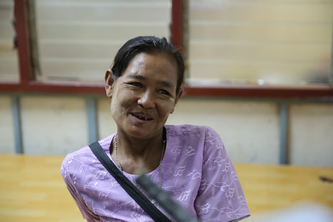 Esta señora visitó la clínica en la frontera entre Tailandia y Birmania porque acompañó a su nuera a dar a luz, pero recuerda muy bien cuando sufrió de malaria y lo terrible de los síntomas. “Tengo miedo de que regrese”.