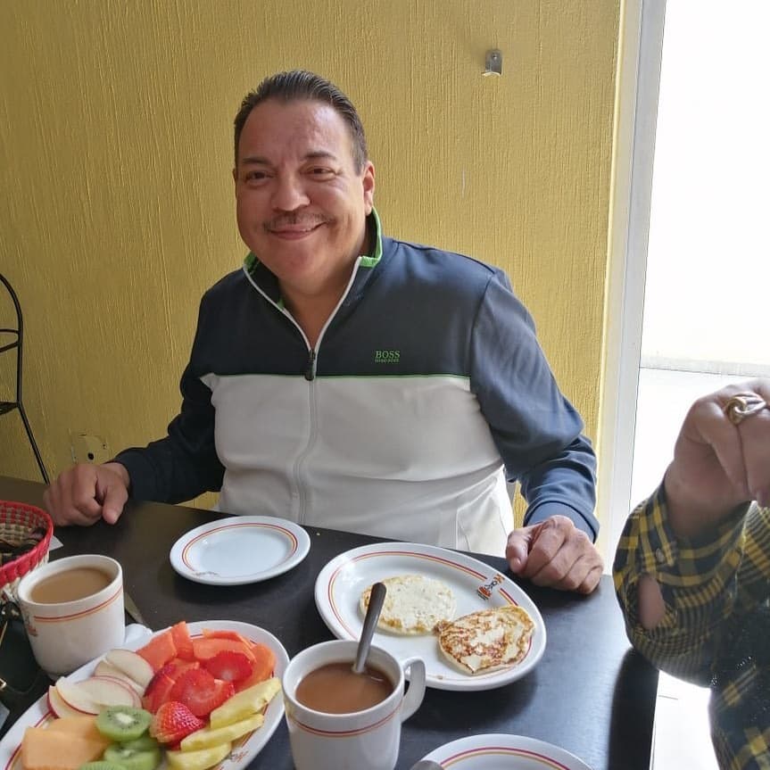 A mediados de marzo, cuando la pandemia y ciertas medidas sanitarias ya habían sido establecidas en México, el artista realizó una visita a la Basílica de Guadalupe en la Ciudad de México, según consignaron medios como
<b><a href="https://www.youtube.com/watch?v=QEsmJ6kDiRg" target="_blank">'Ventaneando'. </a></b>
<br>