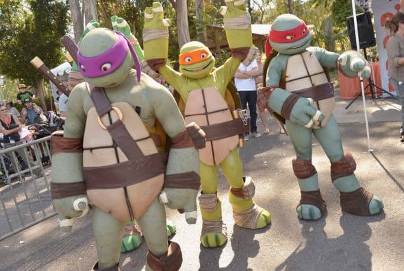 Famosos, voluntarios y hasta las Tortugas Ninja se divirtieron a lo máximo durante la fiesta rural "Get Dirty" en el Zoológico de Los Ángeles. El evento les permitió a los participantes un día repleto de actividades junto a los animalitos. Asimismo, la diversión tuvo un enfoque en la conservación del medio ambiente.