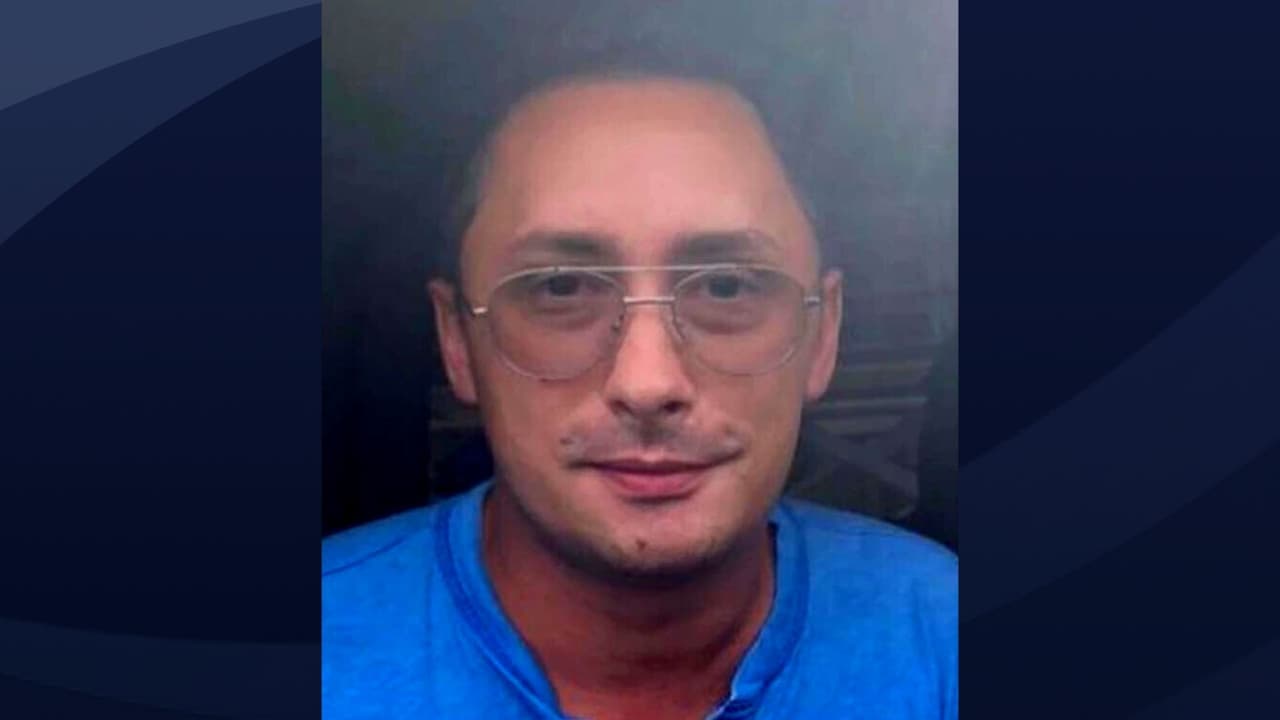 Alguaciles federales arrestan en Aguada a productor musical buscado en California por abuso sexual de menores