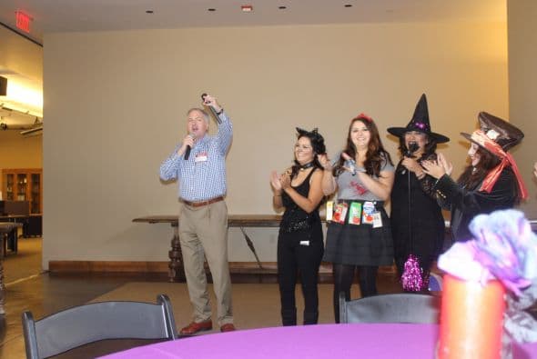 ¡Así es como Univisión Arizona celebra el Halloween!  Dulces, calaveras, disfraces y mucha diversión. 