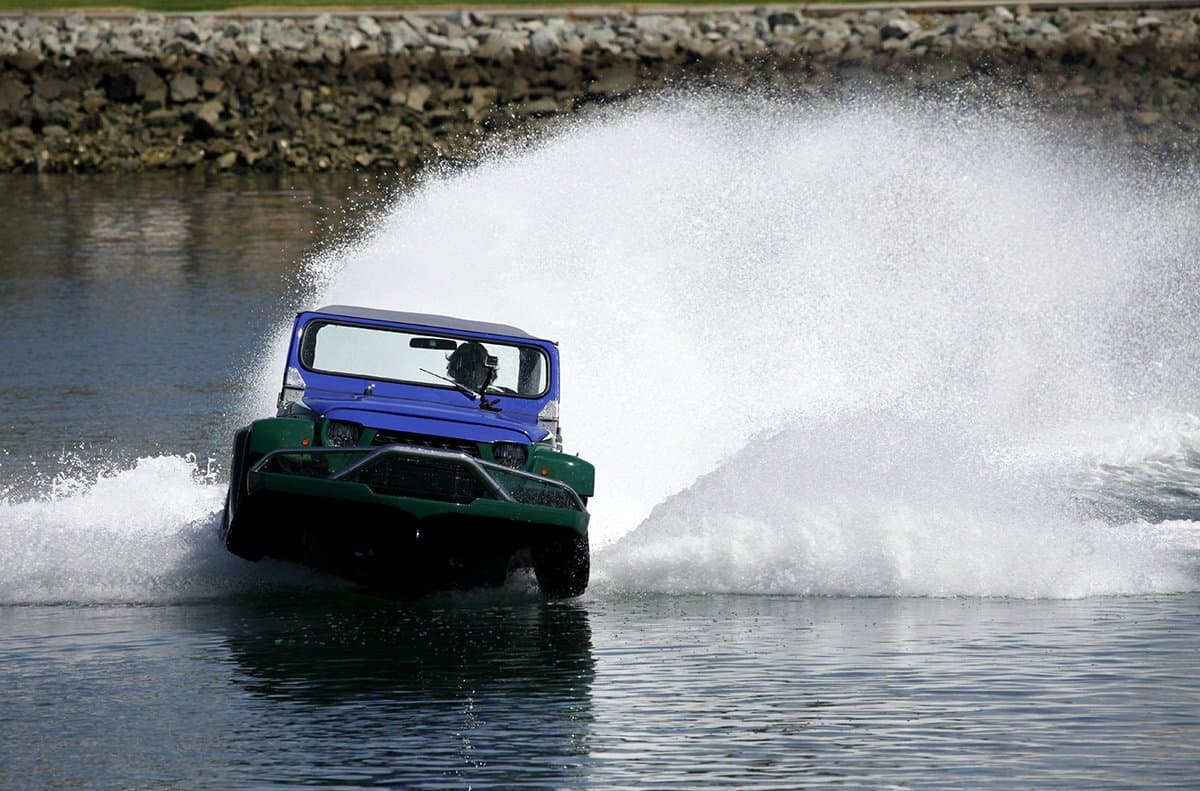 El Panther es el primer modelo anfibio de WaterCar autorizado para circular por las calles (y aguas) de Estados Unidos.