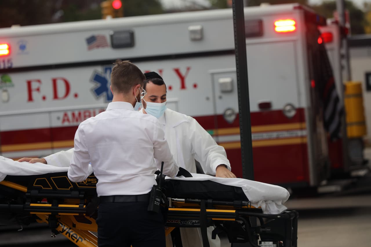 Veinte vecindarios de Nueva York ven aumento de positividad de coronavirus al 6,5%