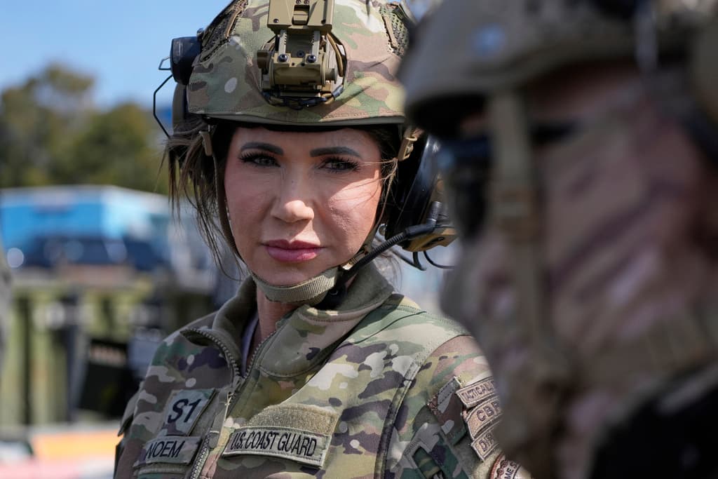 Al culminar, Kristi Noem publicó en sus redes sociales la confirmación sobre
<b> la extensión de 7 millas más en la frontera en Arizona</b>, donde estuvo de visita el sábado 15 de marzo.