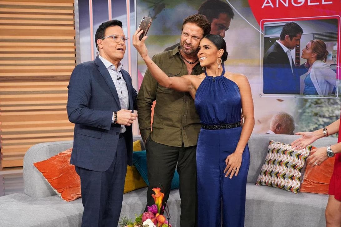 Gerard Butler hizo parada en el set de Despierta América para promocionar su nueva cinta, 'Angel has fallen', y nuestros conductores no dudaron en pedirle la foto.