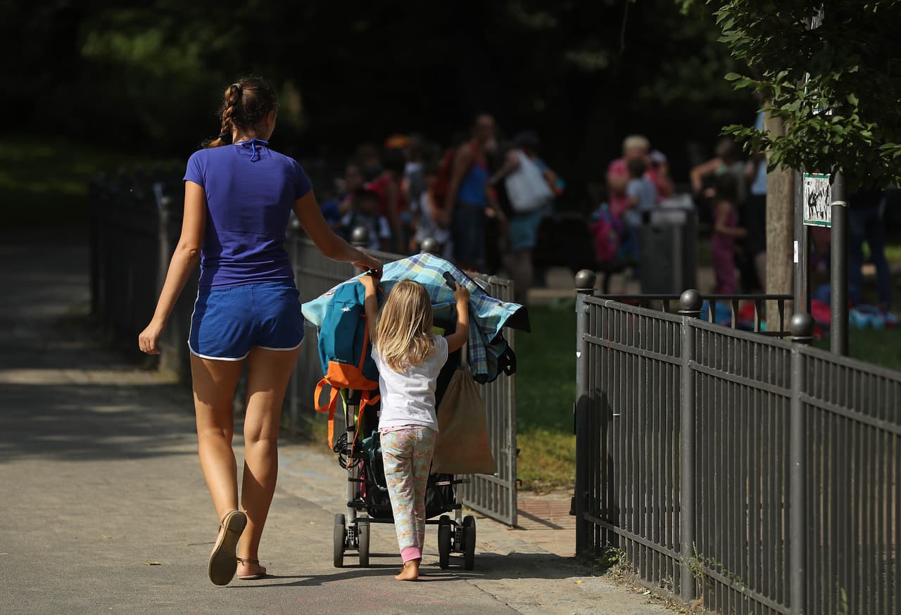 Suspensión de la licencia de conducir, el castigo para los que no paguen 'child support' en Nueva York