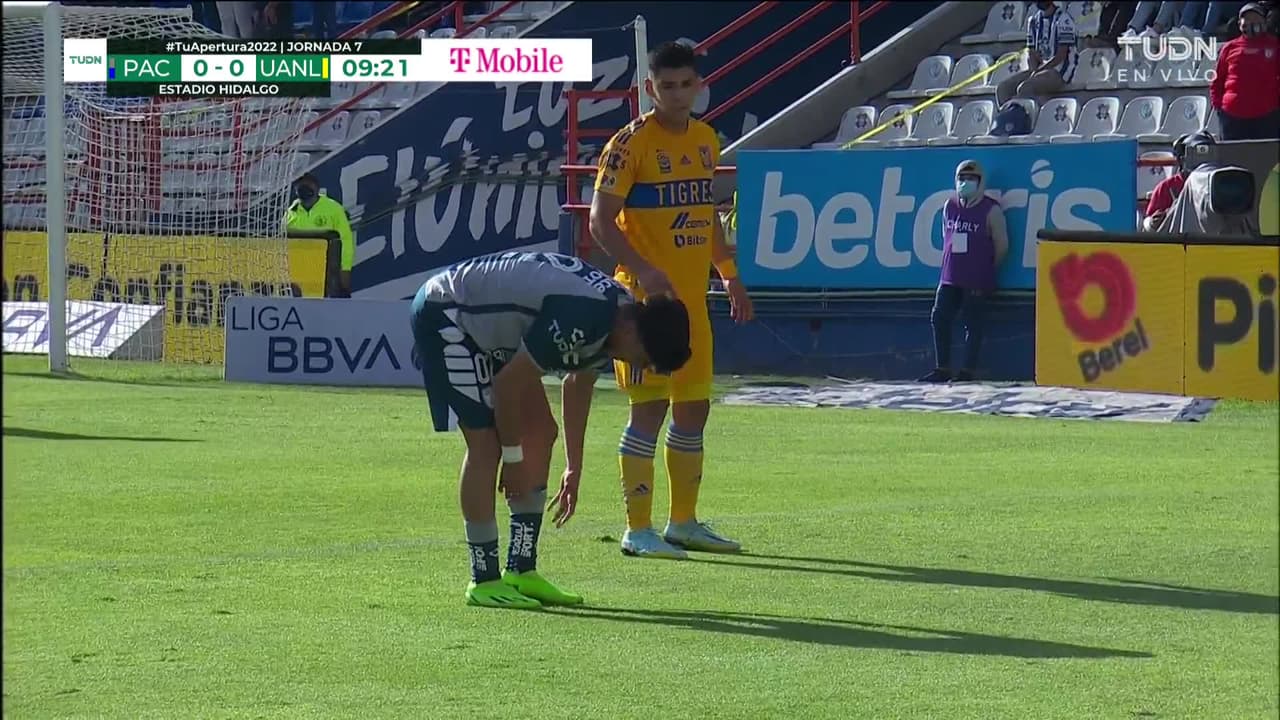 ¡TIRO ATAJADO! disparo por Luis Chávez.