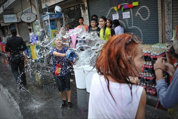 Las calles terminan húmedas.
