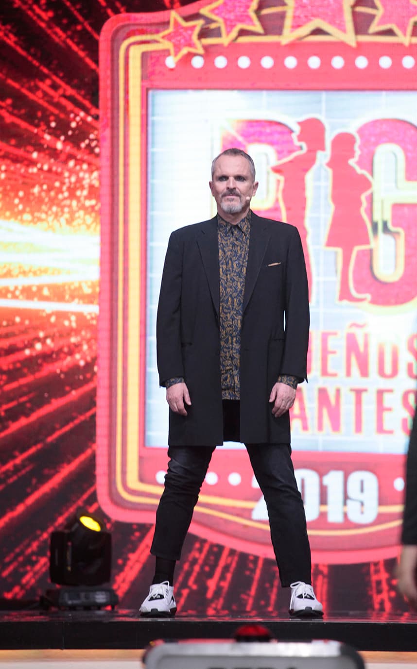 De inmediato, Miguel Bosé tomó la palabra y empezó a dar la lección más importante de la noche: "Después de esta participación voy a dar puntos en contra de tu coach, porque te ha hecho un flaco favor al escogerte esta canción".