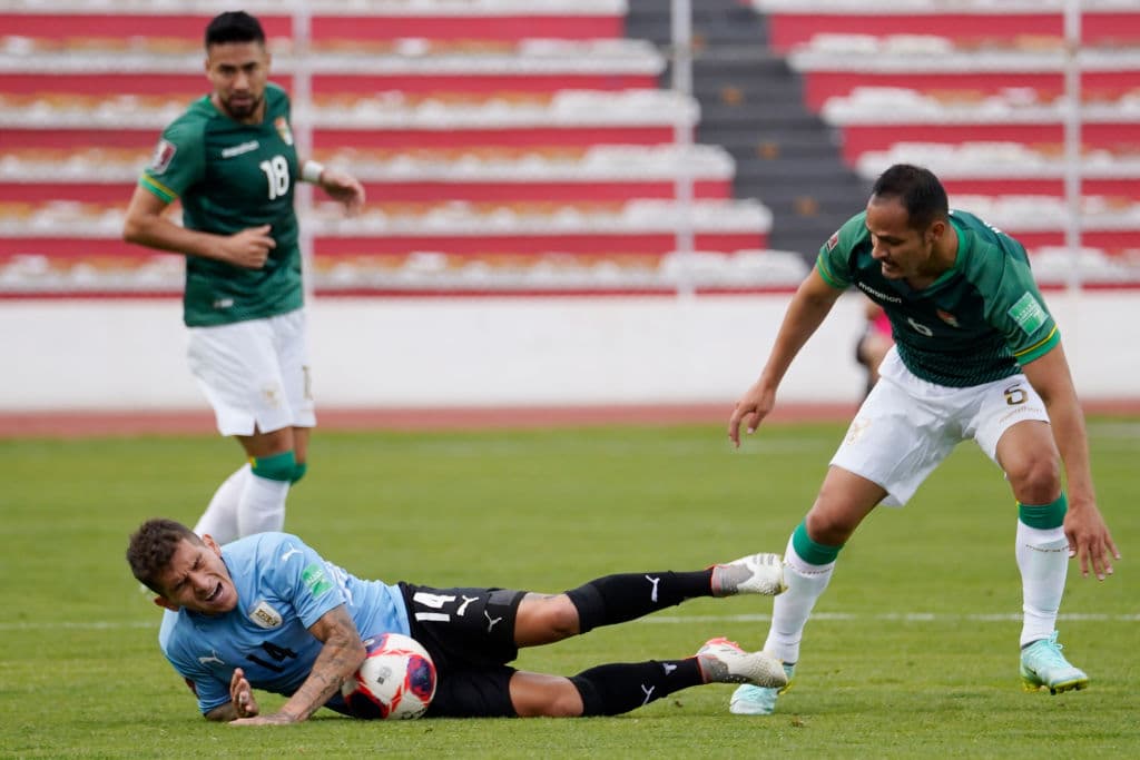 Uruguay tropieza en Bolivia y los locales los golean 3-0, Perú logra conseguir los puntos de visita 1-2 frente a Venezuela y llegan a 17 unidades.