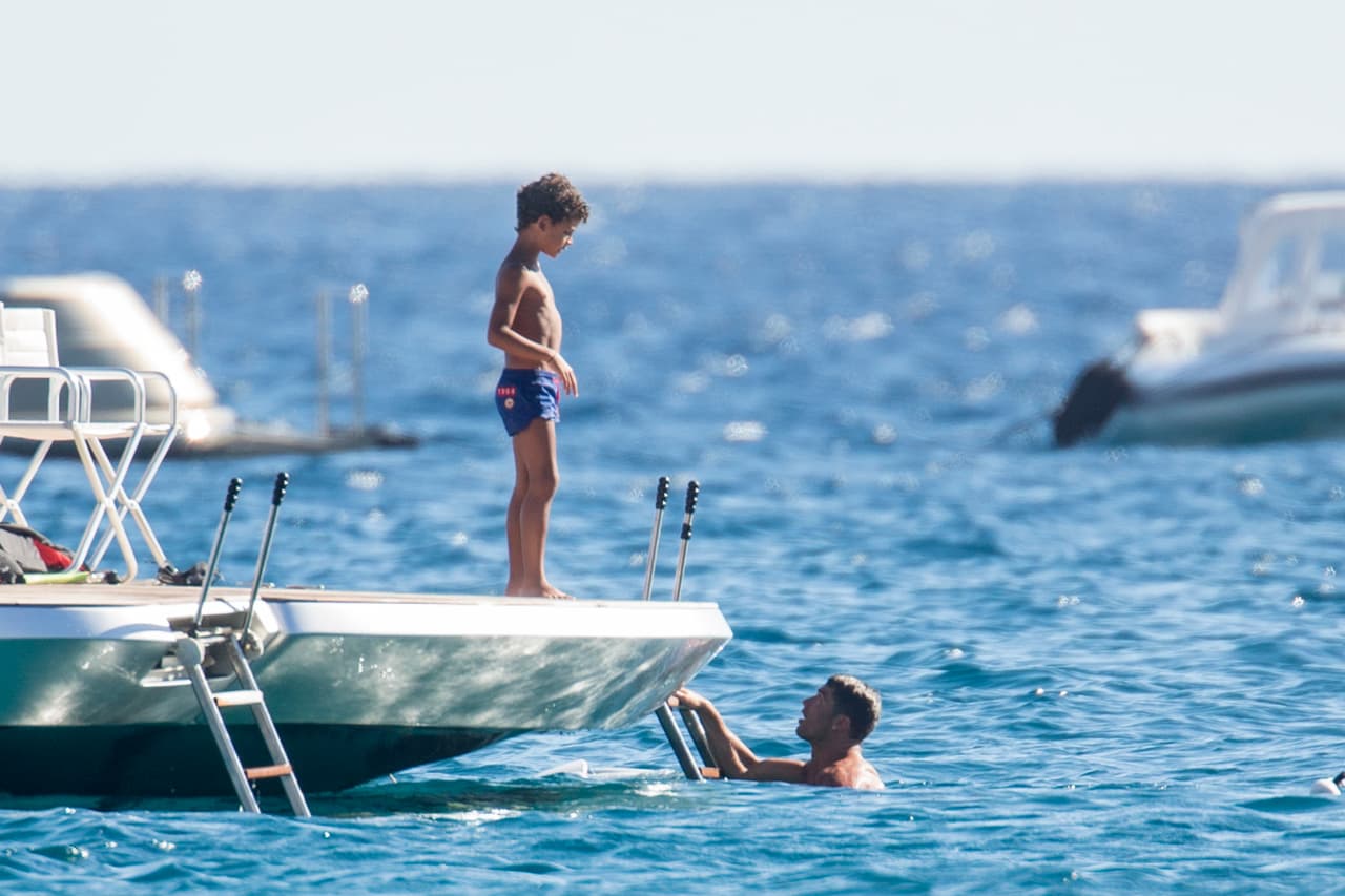 Pero el nene prefirió no mojarse.