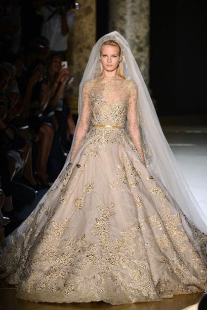 Elie Saab, siempre es muy detallista en cada diseño. Este tipo de vestido sería ideal para la actriz.