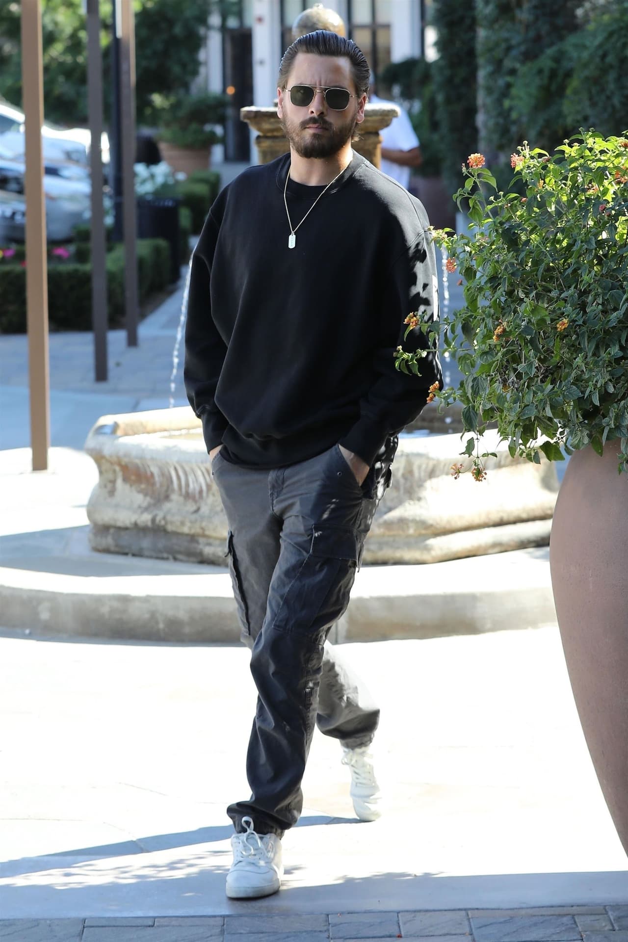 Kris Jenner intentó indagar más sobre la relación y, cuando se enteró de que Sofía es 15 años menor que Scott, recordó su matrimonio con Robert Kardashian, quien era 12 años mayor que ella.