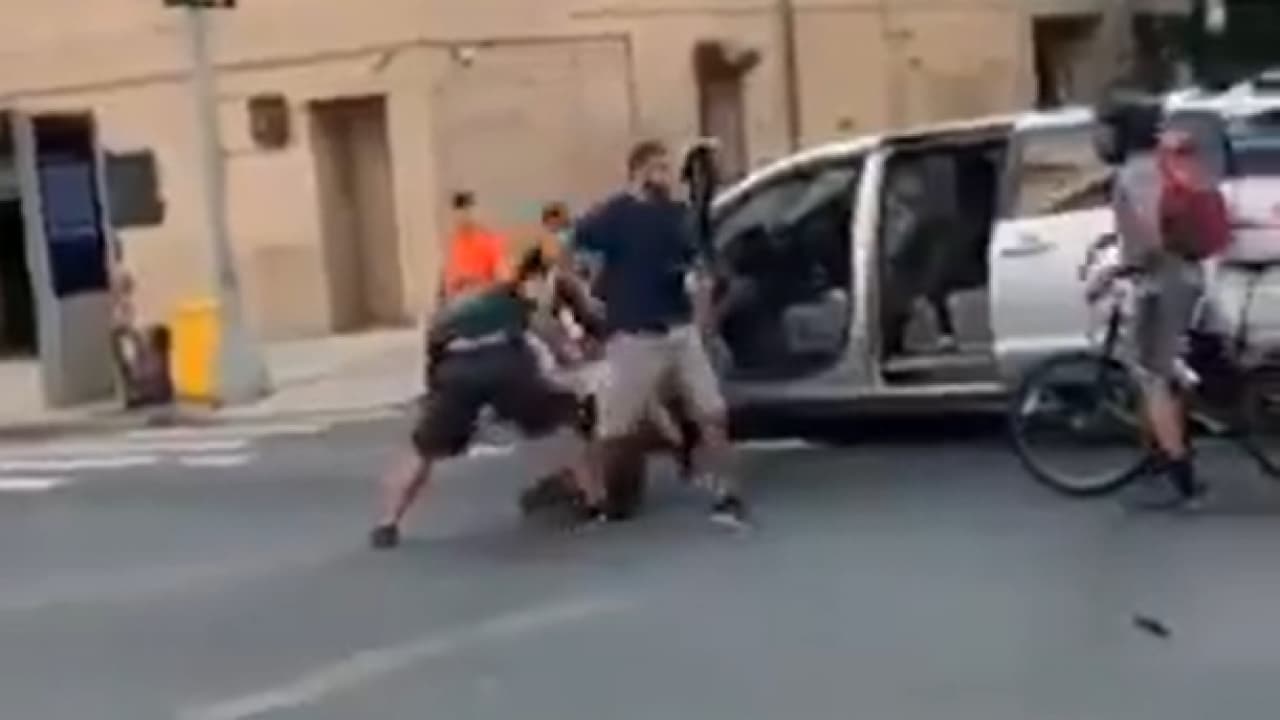 Graban arresto de manifestante por agentes encubiertos en NYC y esto explica la policía