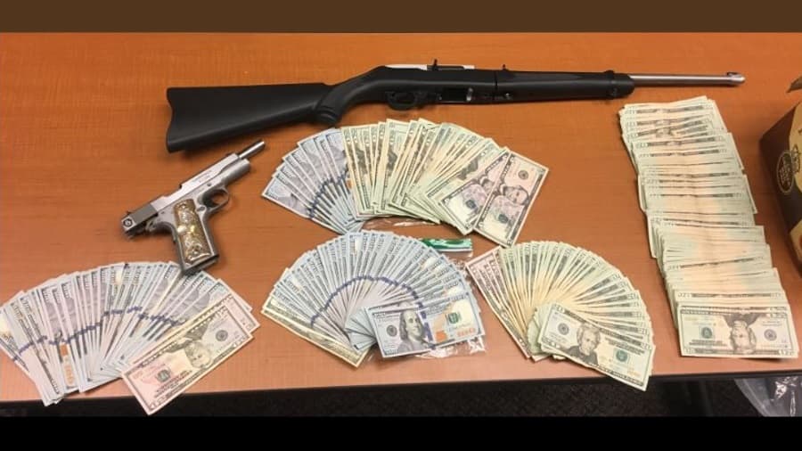 A los sospechosos se les ha acusado, entre otros delitos, de: tráfico de metanfetamina, tráfico de heroína, tráfico de cocaína, posesión de metanfetamina con intención de distribuirla, posesión de heroína con intención de distribuirla, posesión de cocaína con intención de distribuirla, posesión de un arma de fuego durante un delito, posesión de marihuana y posesión de marihuana con intención de distribuirla.