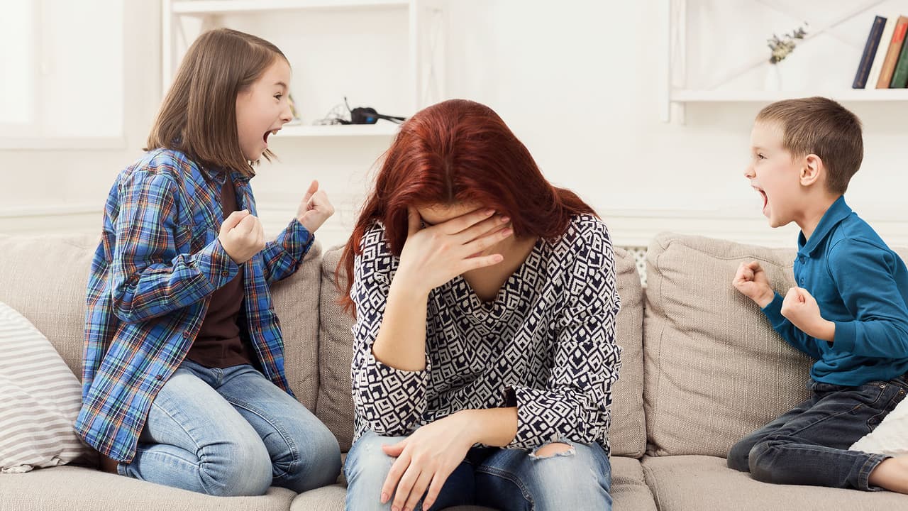 ¿Estás a punto de enloquecer en casa? Aconsejamos a una madre desesperada para enfrentar el caos en cuarentena