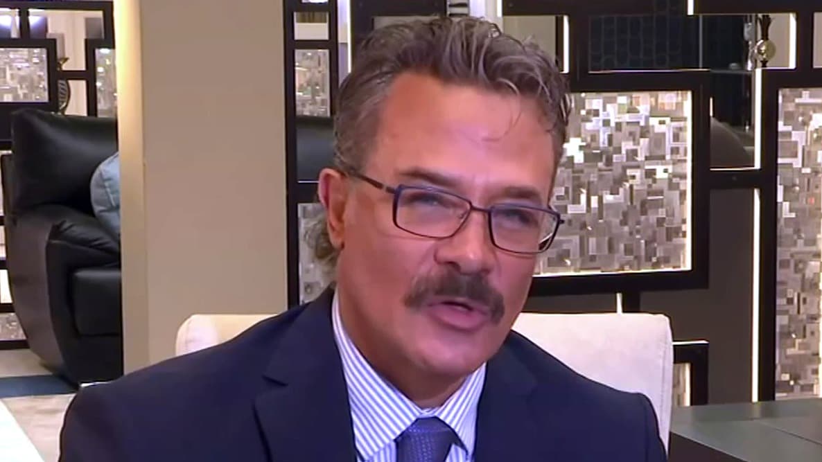 Sergio Sendel llama "imbéciles" e "inseguros" a los actores que se les sube la fama