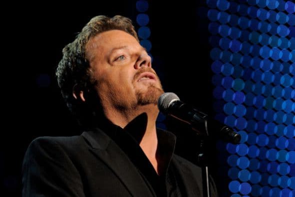 17. Eddie Izzard; 244,668 dólares; 58.04 dólares.