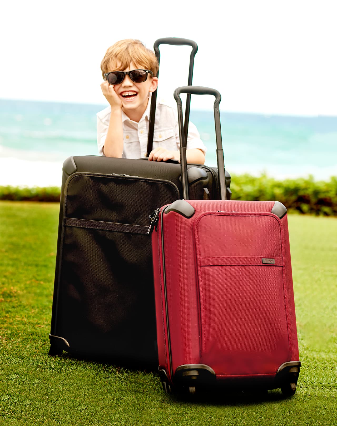 Si las prefiere más coloridas, Tumi tiene estos estilos que varían entre los $475 y los $625 dólares.