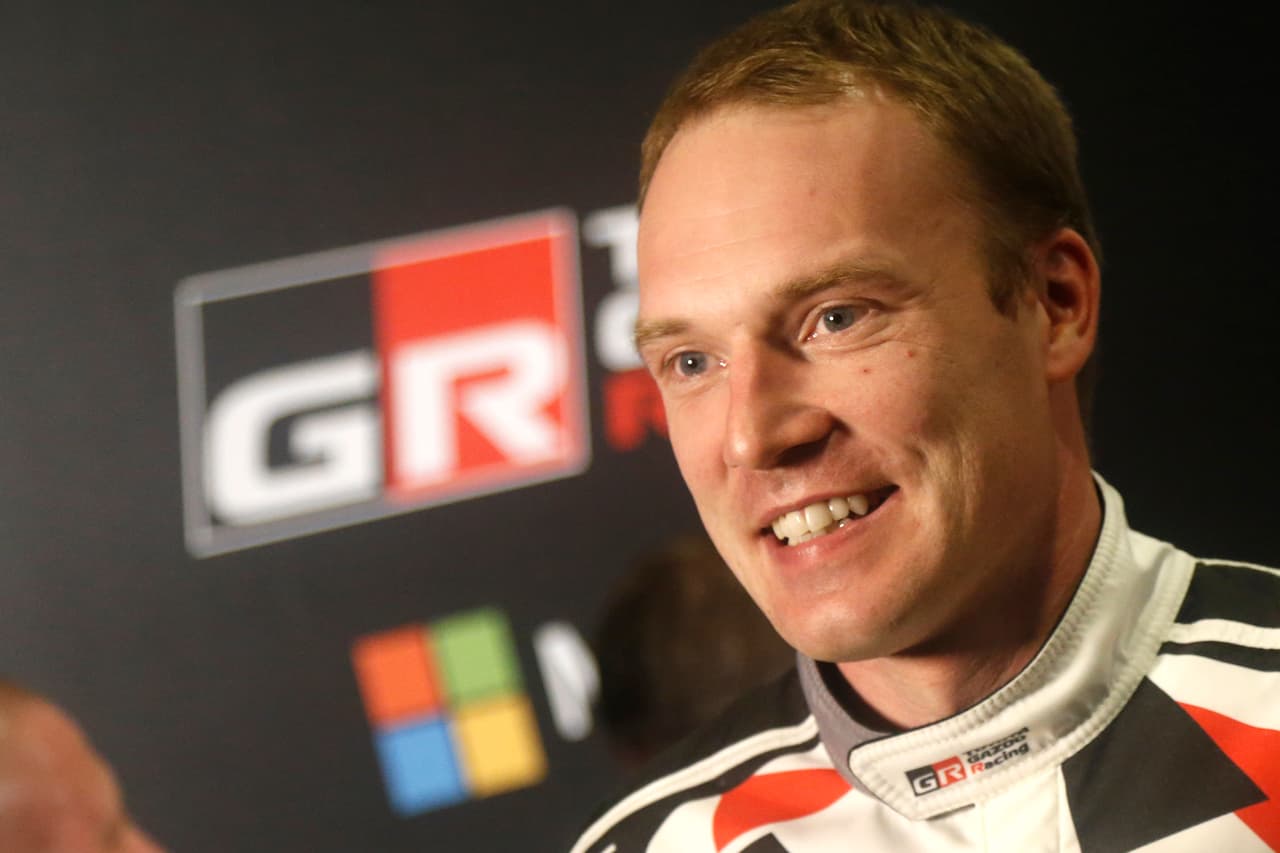 Para el regreso al Mundial, Toyota se aseguró la llegada del finlandés
<b>Jari-Matti Latvala</b>, de
<b>31 años</b>. Se trata del piloto más joven en ganar una fecha del mundial (lo hizo en Suecia 2008 con 22 años y 313 días). Cuenta con
<b>tres subcampeonatos</b> tras más de 10 años en competencia.