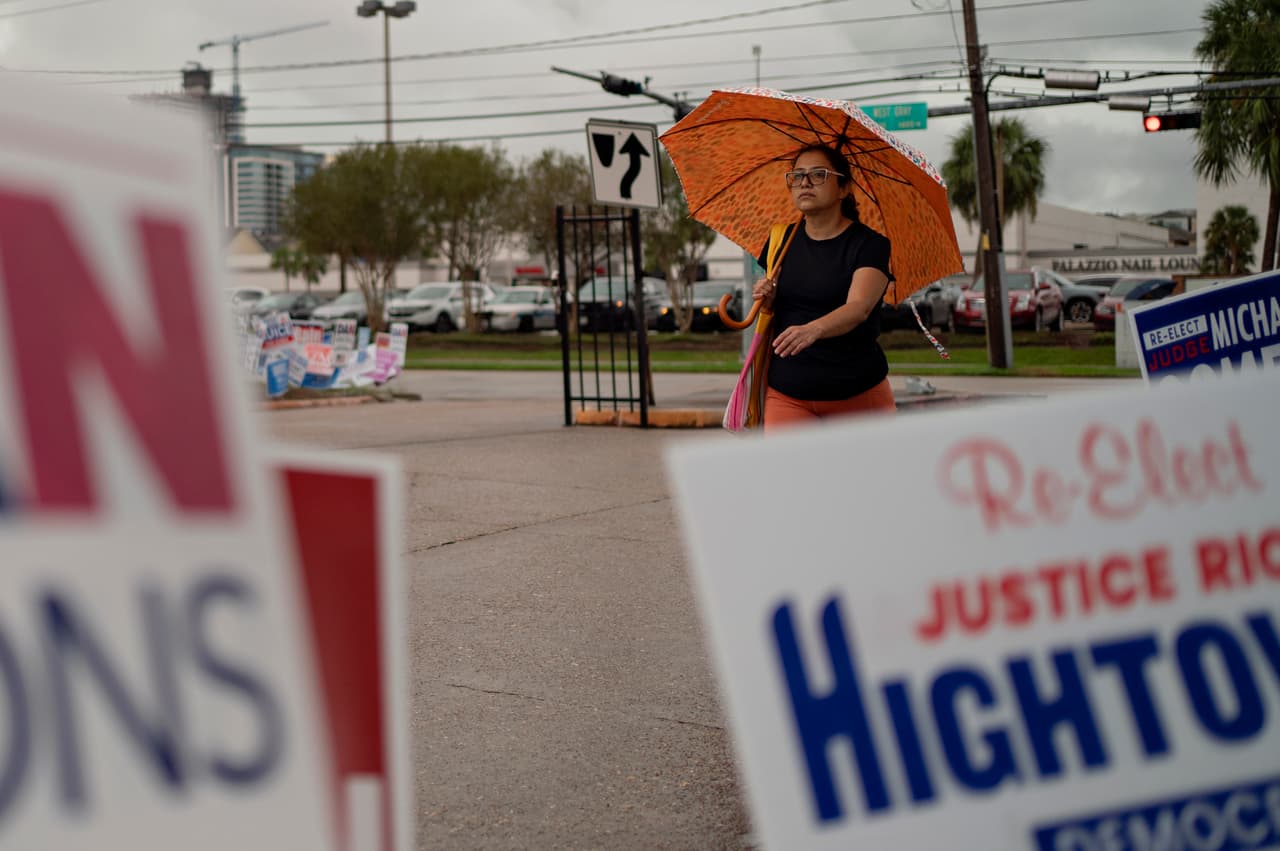 El equipo de meteorólogos de Univision 45 aclaró que se espera, desde mediodía, que
<b>paren las precipitaciones y solo quede lluvia asilada en algunas zonas del condado de Harris.</b>