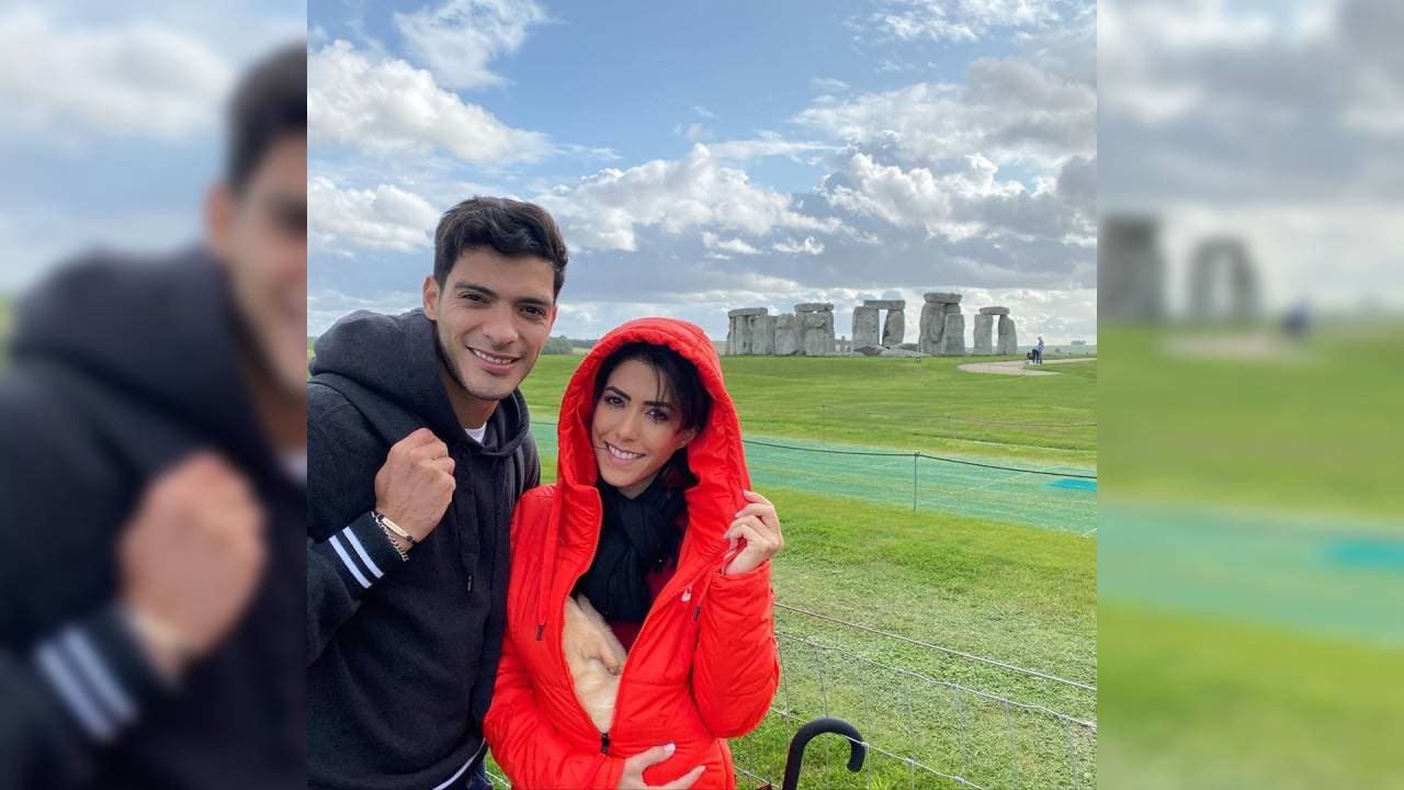 Junto a su compañera de vida, visitó el místico monumento megalítico, Stonehenge, en el Reino Unido.