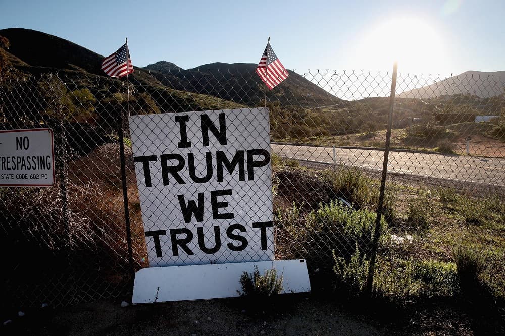 Trump utilizará fondos de las pensiones de militares para levantar el muro, según el WSJ