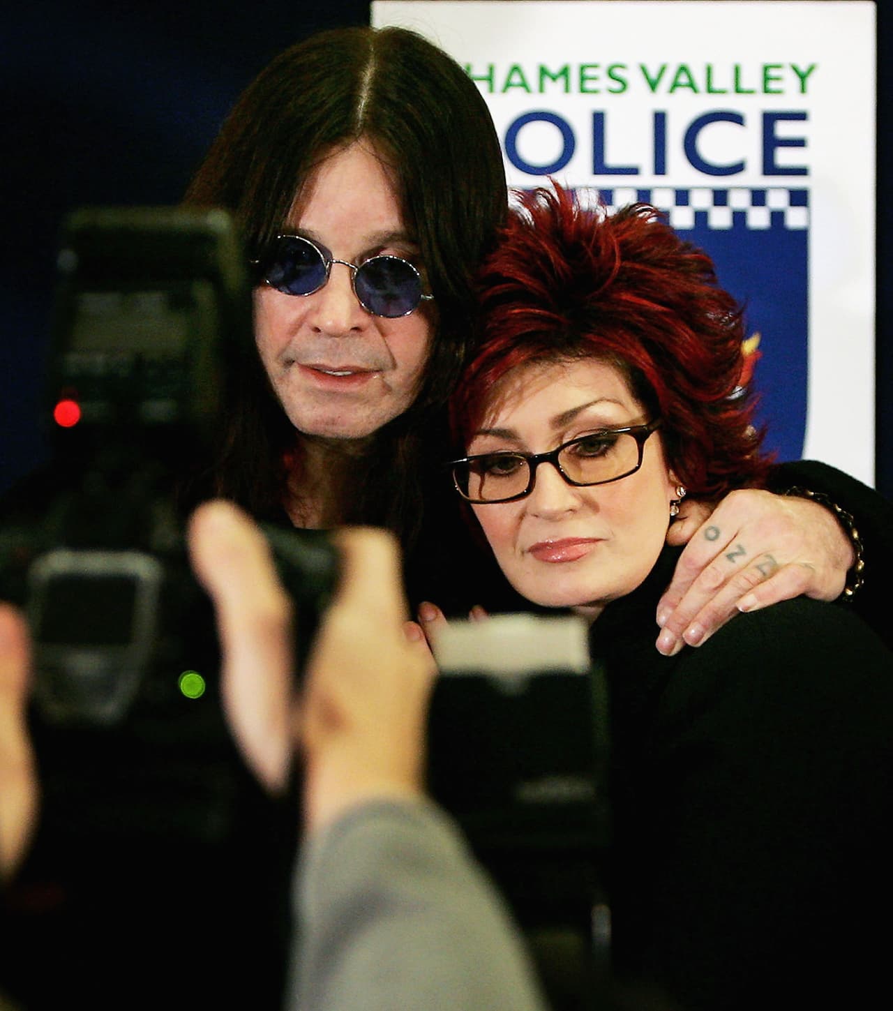 Pero fue hasta 1982 cuando llegaron al altar para durar 33 años de casados. Sin embargo, en 2016 Sharon decidió terminar la relación por las constantes infidelidades del cantante.