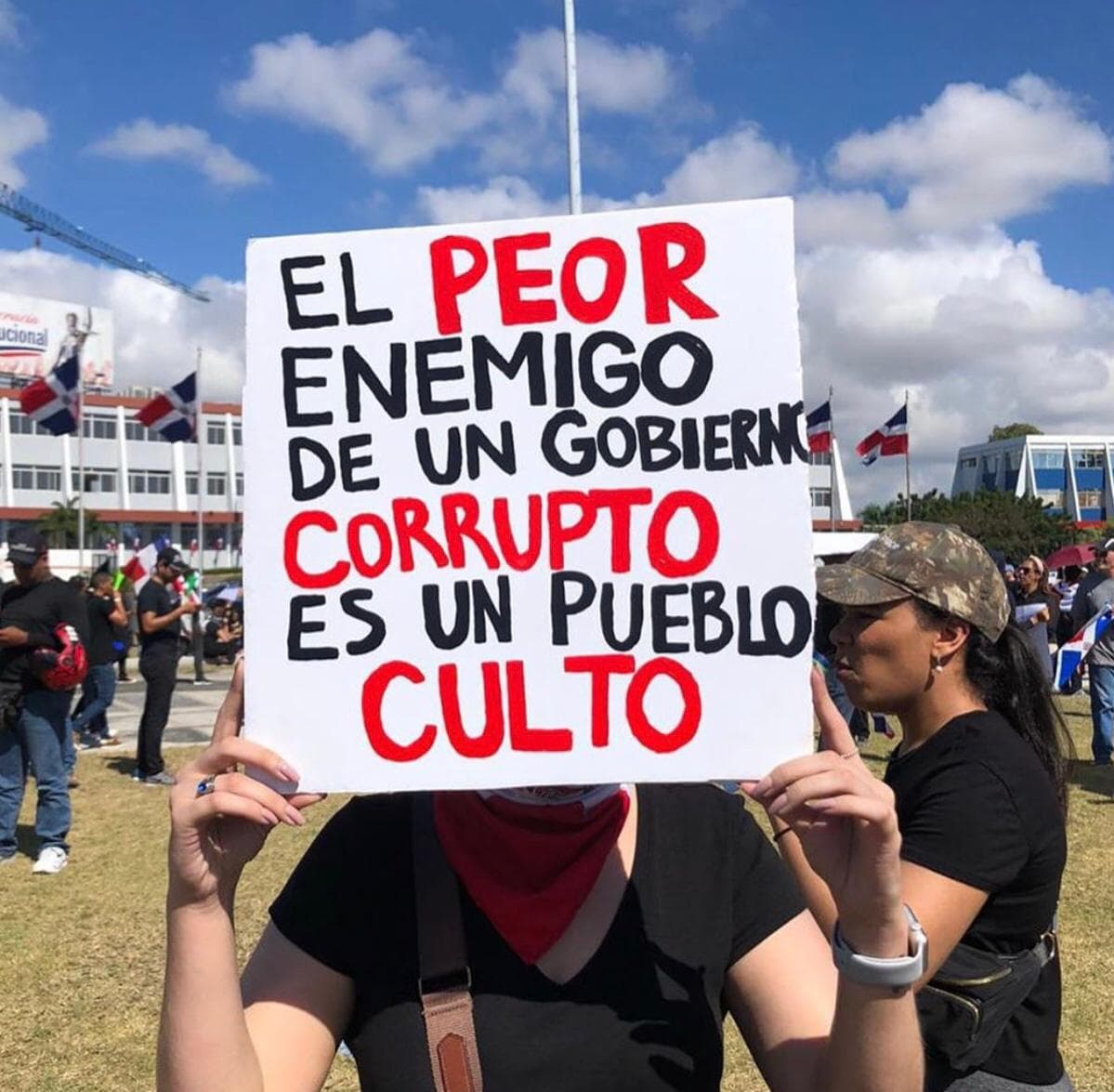 "El peor enemigo de un gobierno corrupto, es un pueblo culto"