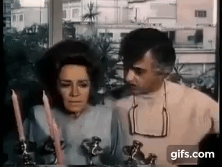 La acrtiz no sólo hizo películas dramáticas, incursionó en el género comedia en la película 'Vidita negra', al lado del actor Mauricio Garcés y de otros talentos como Rafael Banquells, Alfredo de Soto y Héctor Herrera.