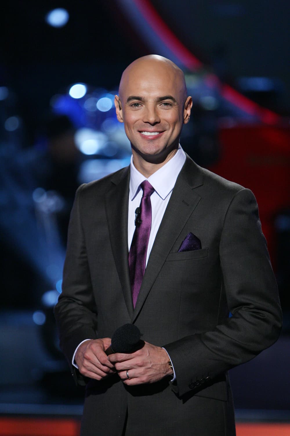 Javier Poza también luce muy diferente a como lo vimos en la primera temporada. En 2010, así se veía el conductor.