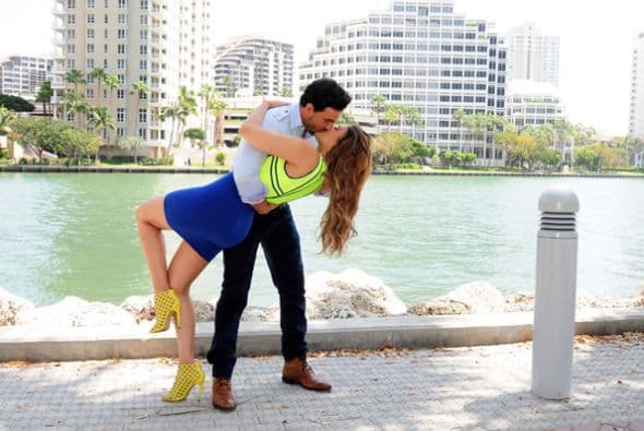 ¡Pero qué besotes se repartieron en esta novena temporada de Nuestra Belleza Latina! Algunos muy tiernos y muestras de gran cariño y otros tan intensos, que desbordaron tremenda pasión. ¿Quieren ver este exquisito repertorio?