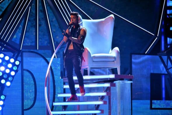 Y otro papi que nos dejó sin aliento fue Maluma, quien subió 'La Temperatura' durante su espectacular presentación.