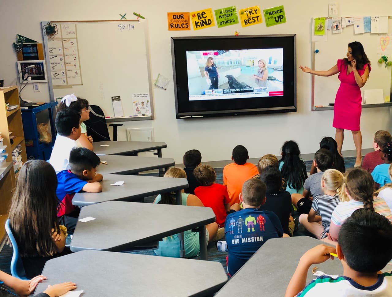 Esta mañana nuestra metoróloga Nelly Carreño visitó la primaria Dobbs en Rockwall.